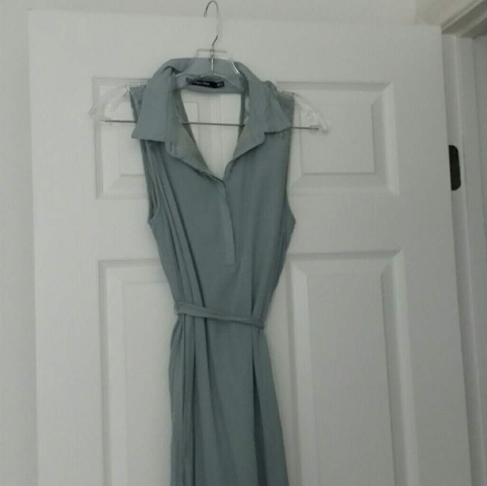 Dress sleeveless